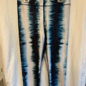 Terez Blue/White Patterned Leggings